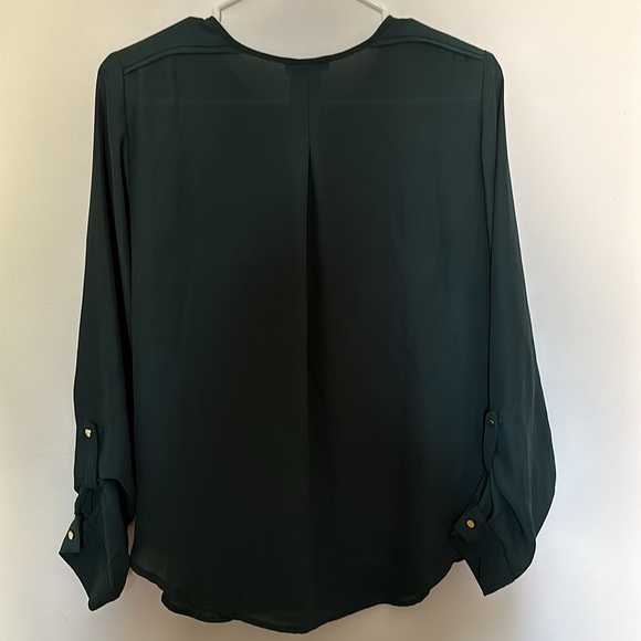 Dynamite Long Sleeve Blouse with Gold Front zipper - Picture 6 of 7